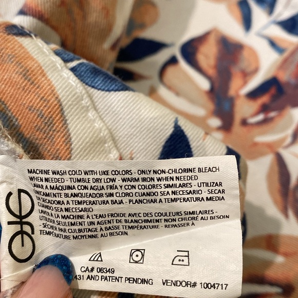 Gloria Vanderbilt Amanda Capri, Size 12 - Picture 5 of 11